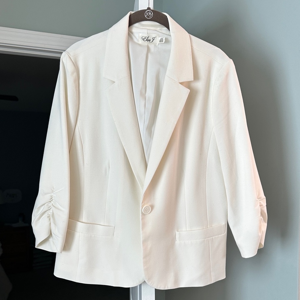 Eliza J Ivory Blazer with Gathered Sleeves